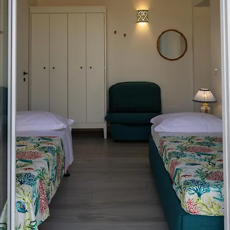 Eolia Sicily Beachfront Daire Messina