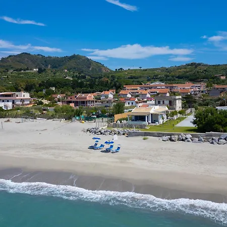 Eolia Sicily Beachfront * Messina