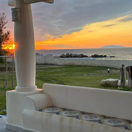 Eolia Sicily Beachfront Daire